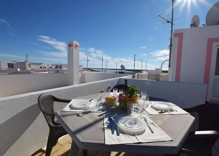 Carob By Algartur - 3 Mins Downtown - Terrace Apartment